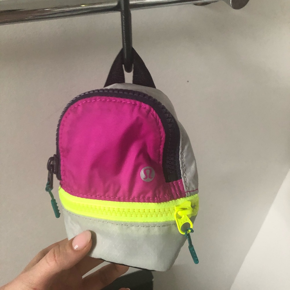 Mini lululemon bag
